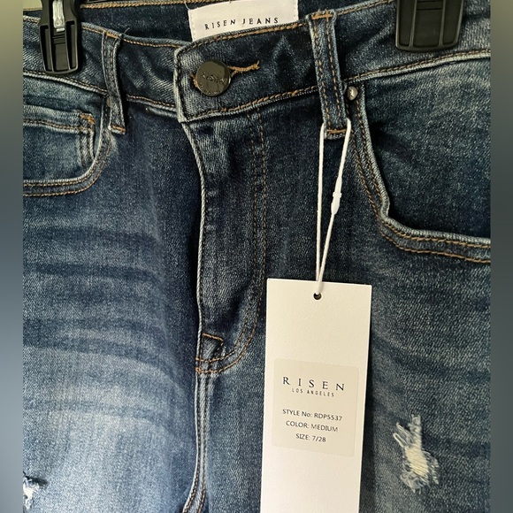 Risen Flares 7/8 - Picture 2 of 4